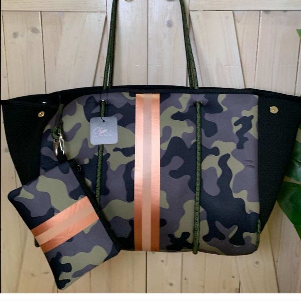 Exclusive camo and rose gold neoprene tote